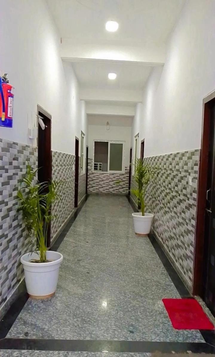 Indira Palace 3*